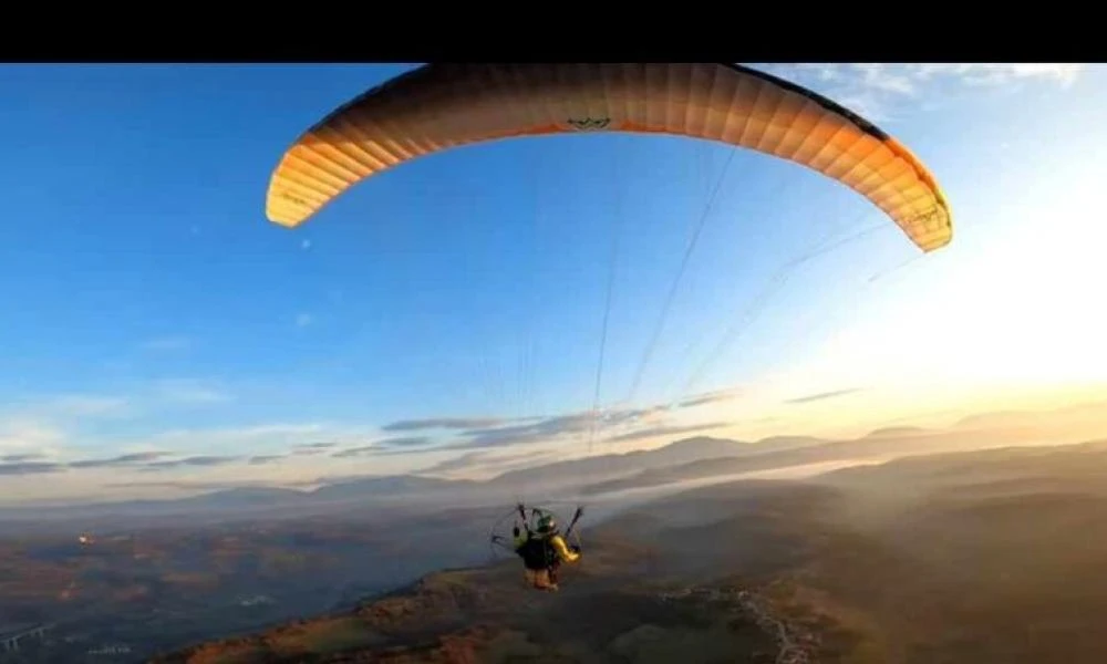 Η πρώτη πτήση paramotor για την νέα χρονιά έγινε στα Γρεβενά ... Εντυπωσιακό βίντεο